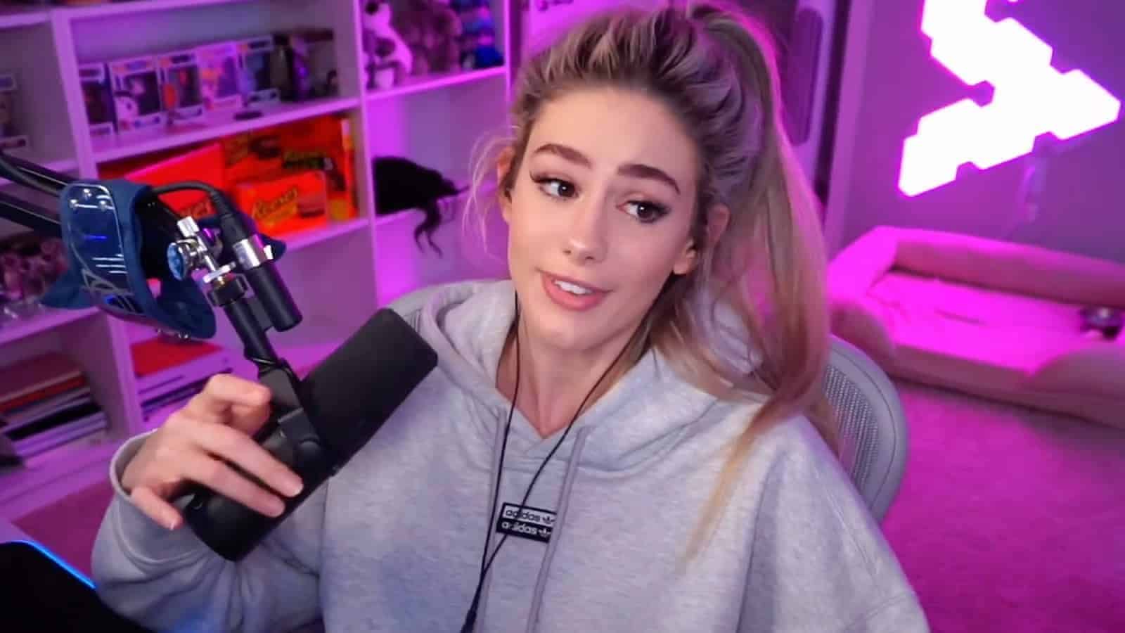 LuluLuvely Streamer Gaming Gear PC Setup Gaming Setups