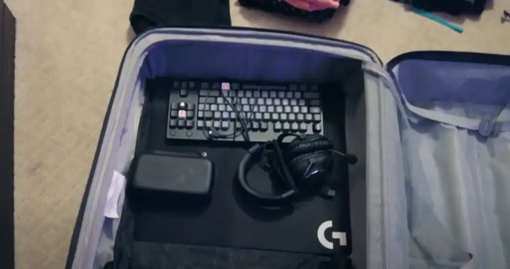 Beaulo Gaming Setup 2025: Monitor, PC, Gear and More Beaulo travels with his keyboard and mouse